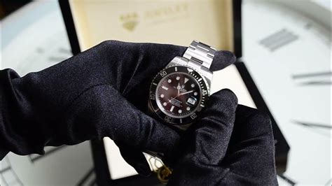 exposed time su un rolex|Rolex Submariner Watch Tutorial: How to set time, date and bezel.